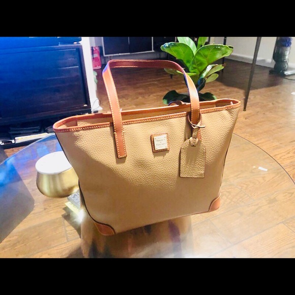 Dooney & Bourke Handbags - 800. NWT Dooney & Bourke Pebble Grain Charleston Tote